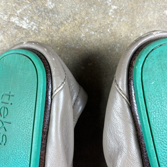 Tieks Tan Leather Ballet Flats 
Size: 9 - Picture 6 of 14